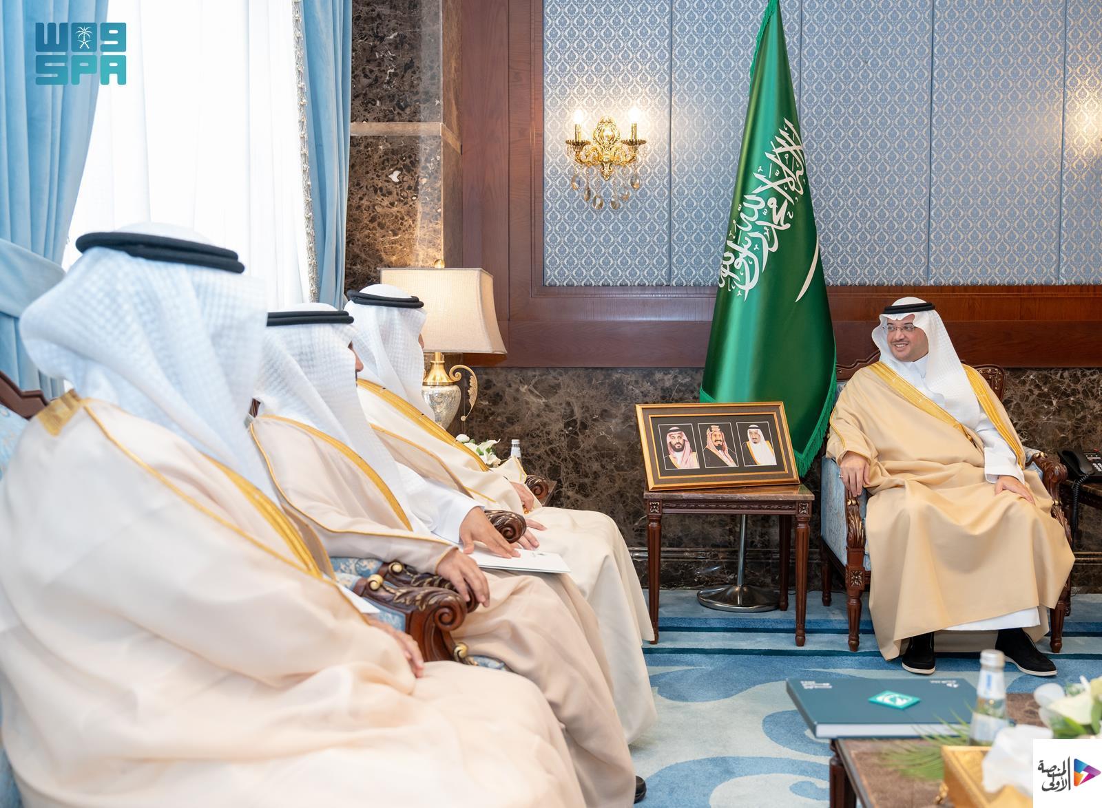 سمو مُحافظ الأحساء يطّلع على التقرير السنوي لغرفة المحافظة 2025م