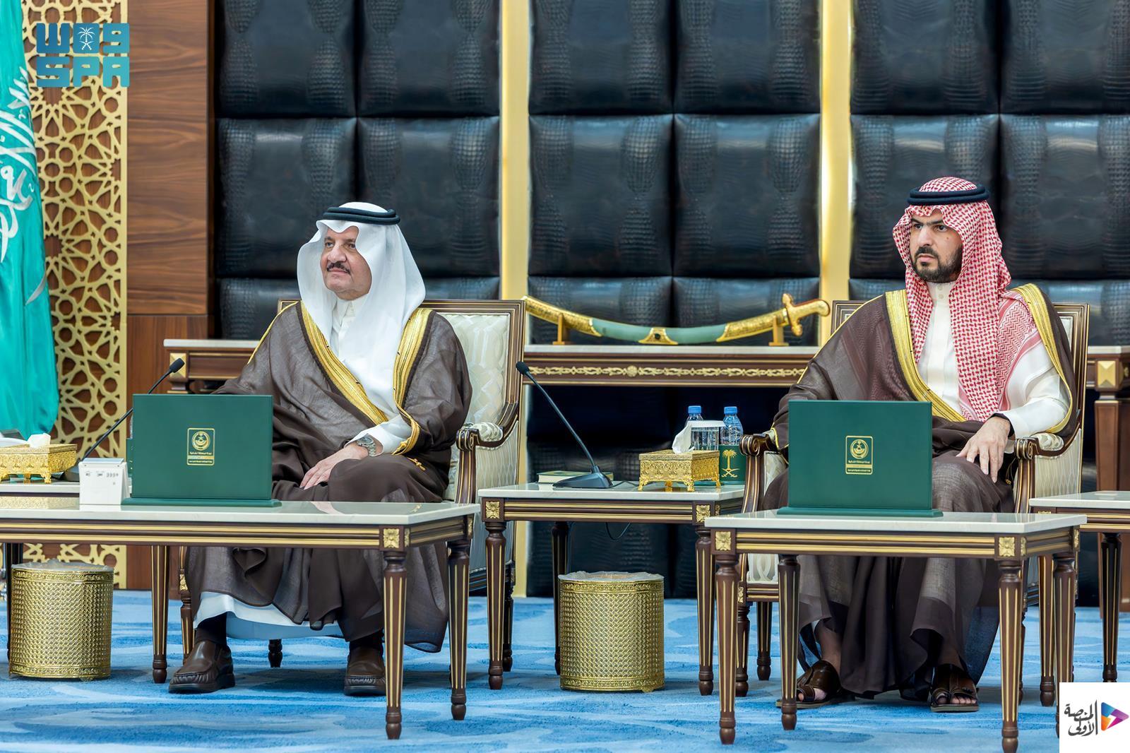 سمو أمير الشرقية يستقبل المشرف العام على الإدارة العامة للخدمات الطبية بوزارة الداخلية ومنسوبي مستشفى قوى الأمن