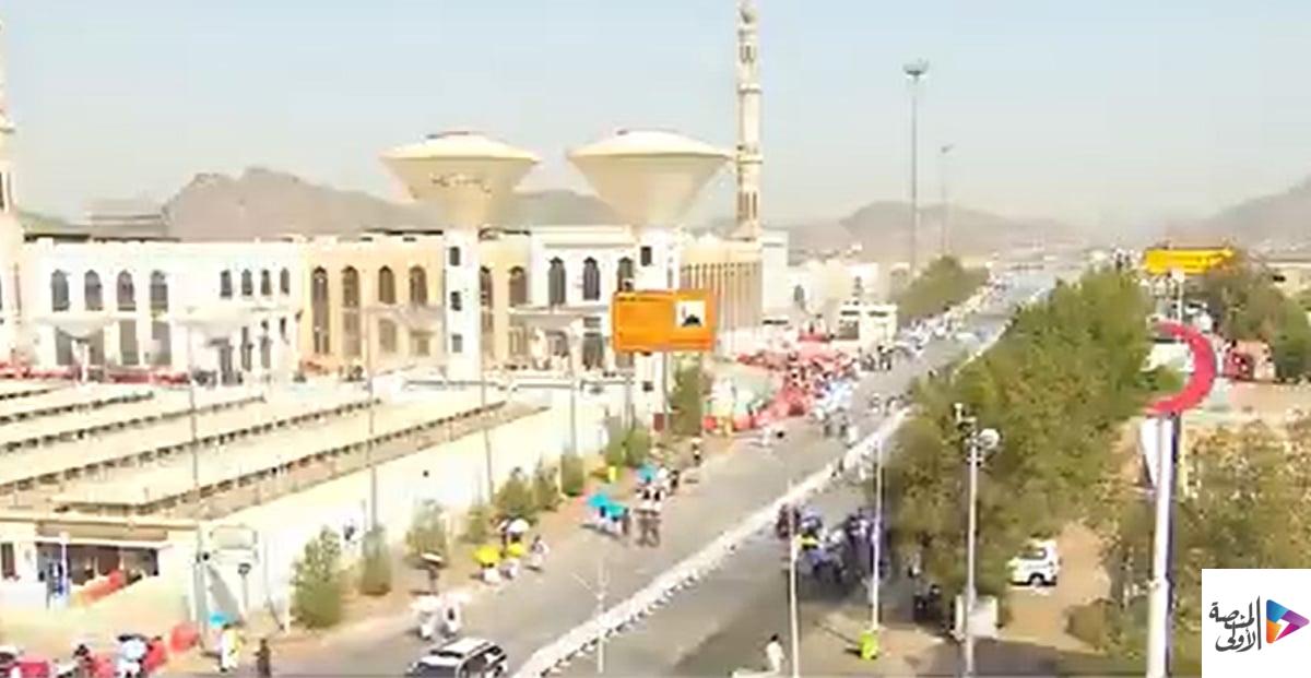 توافد ضيوف الرحمن إلى مسجد نمرة للاستماع إلى خطبة عرفة وأداء صلاتي الظهر والعصر