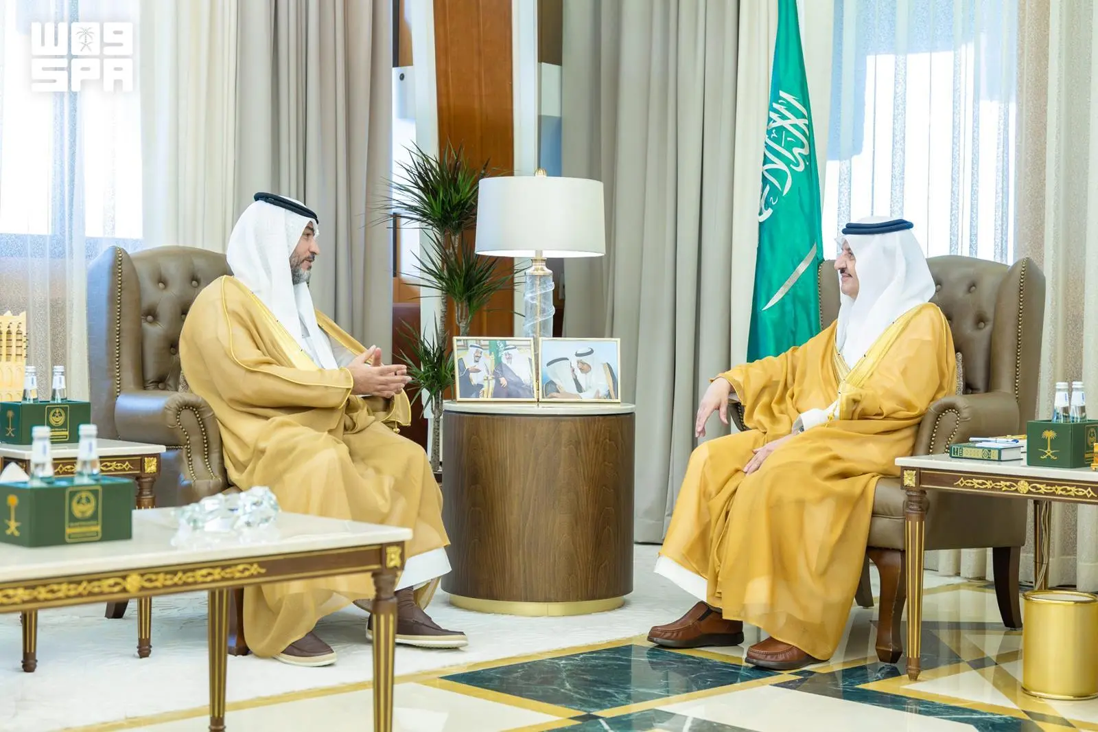 سمو أمير الشرقية يستقبل مدير معهد الإدارة العامة