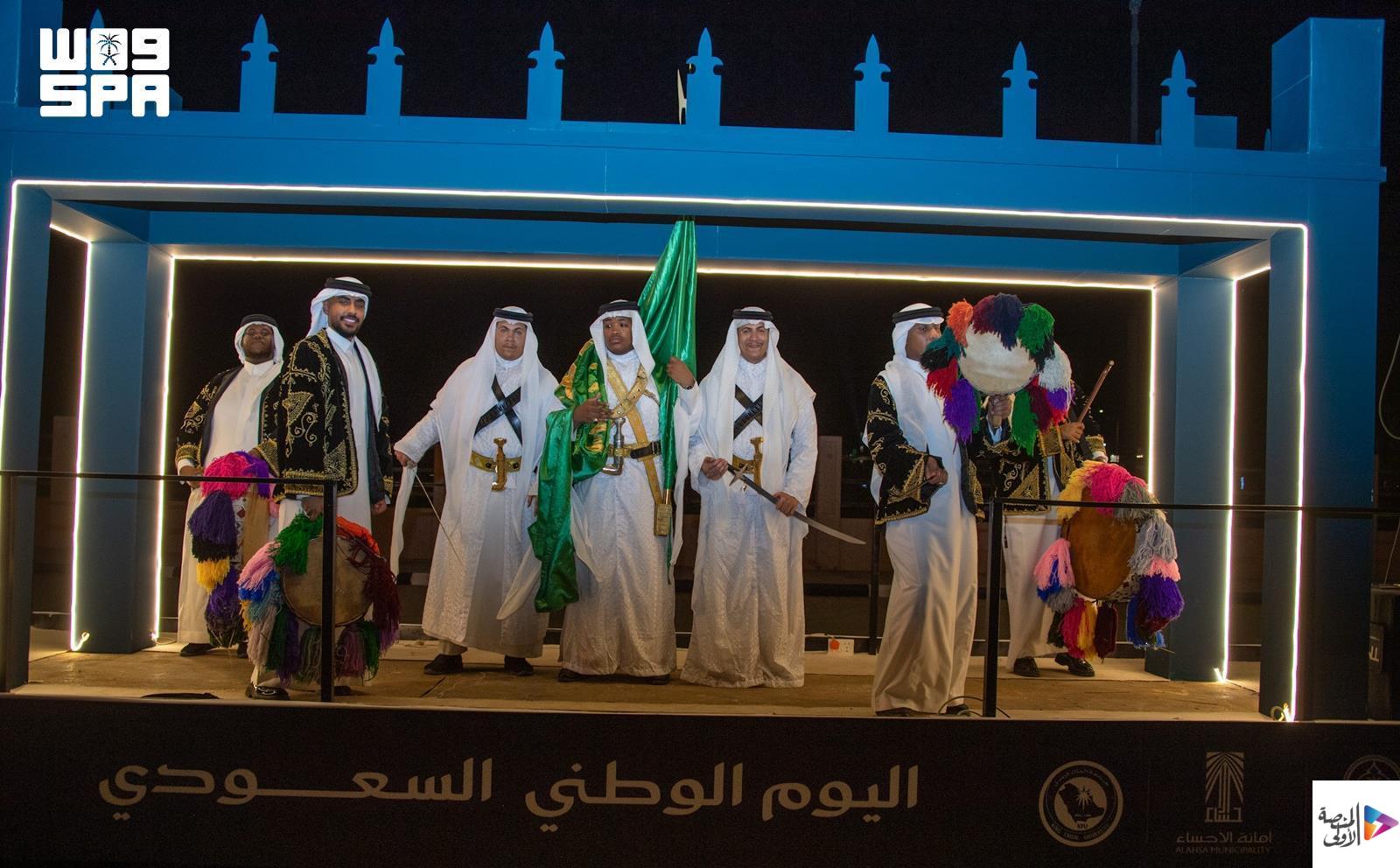 الأحساء تجسّد مشاعر الفخر والانتماء في مسيرة “عزنا بطموحنا”