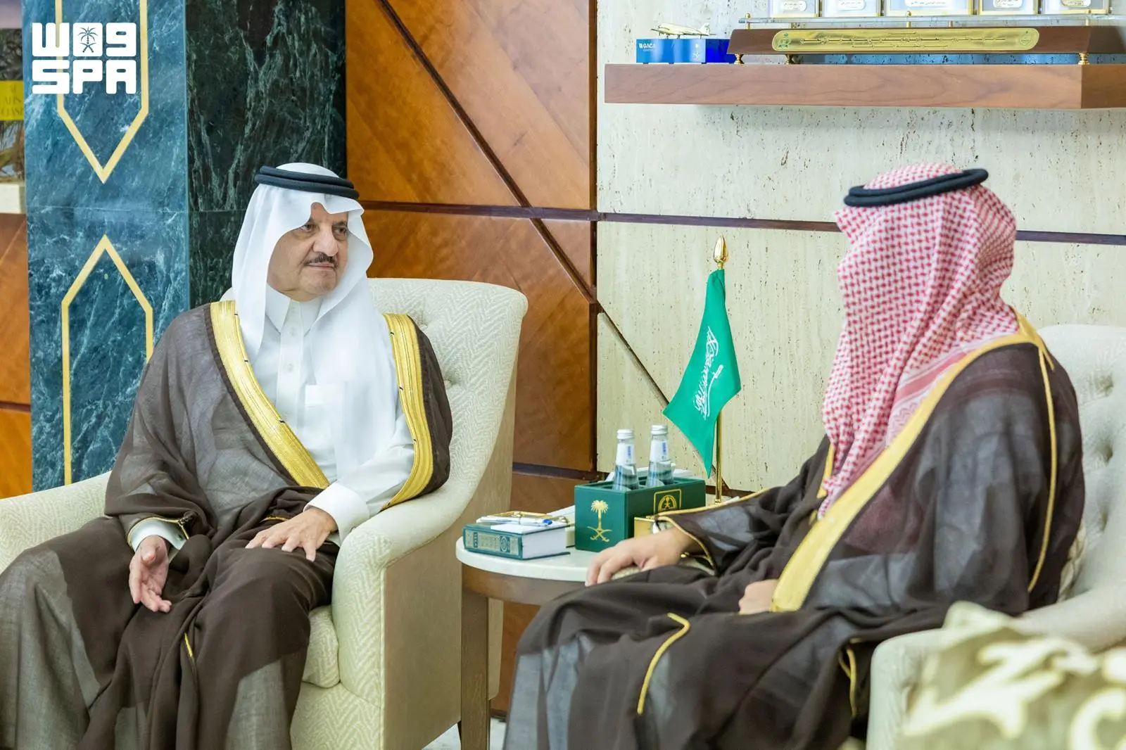 سمو أمير المنطقة الشرقية يستقبل مدير فرع الهيئة العامة لعقارات الدولة بالدمام