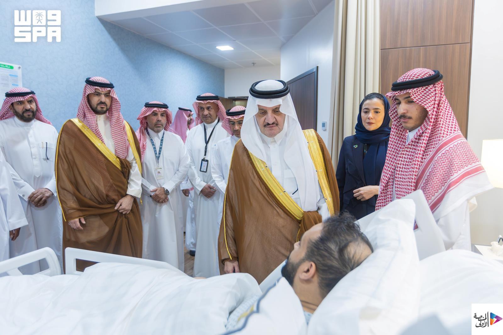 سمو أمير الشرقية ونائبه يزوران المصاب جراء العدوان الغاشم الذي استهدف مطار الملك فهد الدولي